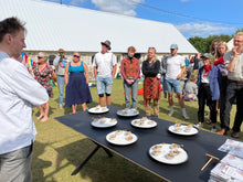 Indlæs billede til gallerivisning Kasper Hesselbjerg: Opskrift på snegle og succes / Recipe for Snails and Success / 달팽이와 성공을 위한 레시피